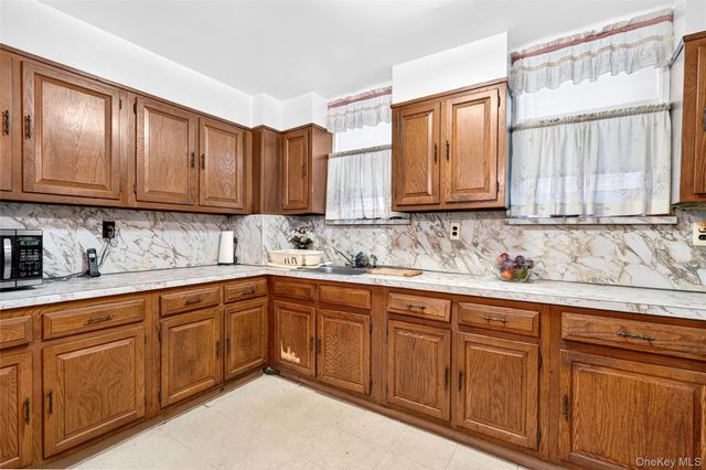 36 S 8th Avenue, Mount Vernon, NY 10550