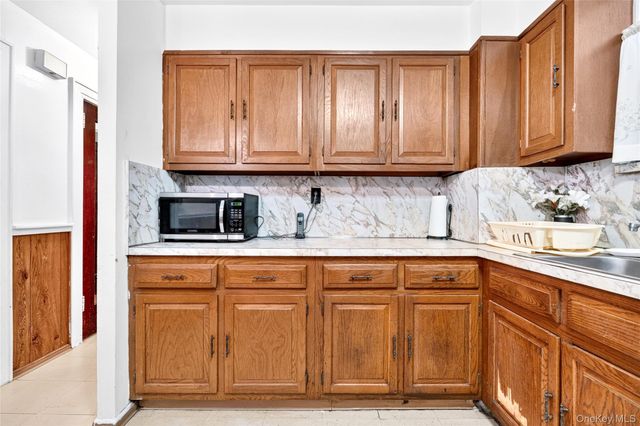 36 S 8th Avenue, Mount Vernon, NY 10550