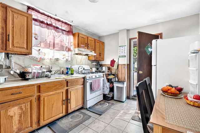 36 S 8th Avenue, Mount Vernon, NY 10550