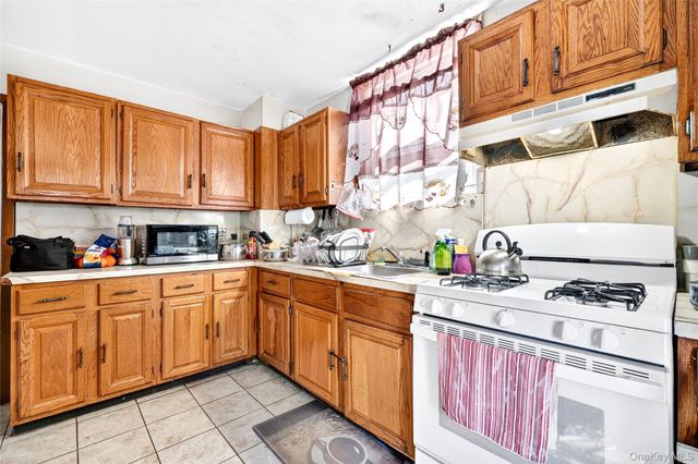 36 S 8th Avenue, Mount Vernon, NY 10550