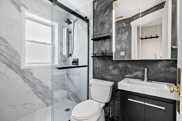 7025 N Wolcott Avenue 2, Chicago, IL 60626