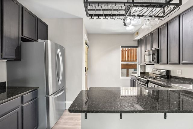 7025 N Wolcott Avenue 2, Chicago, IL 60626