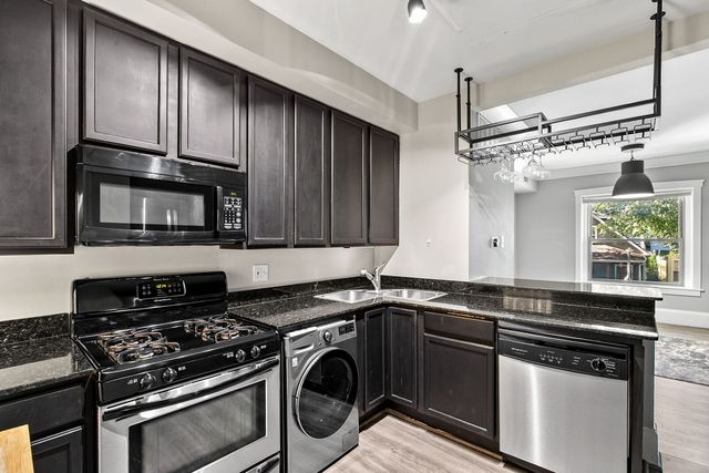 7025 N Wolcott Avenue 2, Chicago, IL 60626