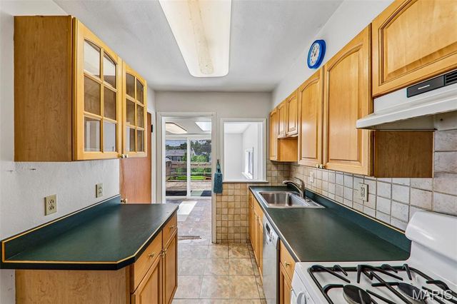 2008 Wismer Avenue, Overland, MO 63114