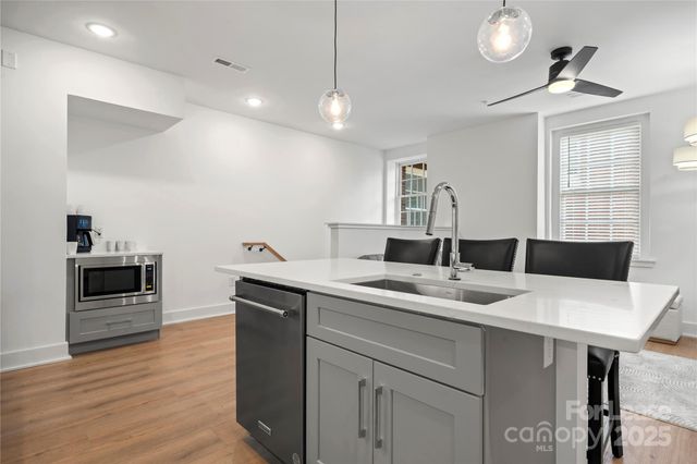 201 Grandin Road 7, Charlotte, NC 28208