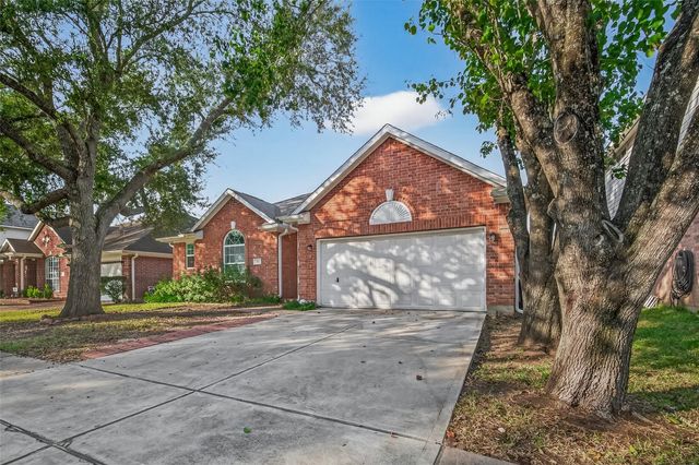 902 Norfolk Drive, Pearland, TX 77584