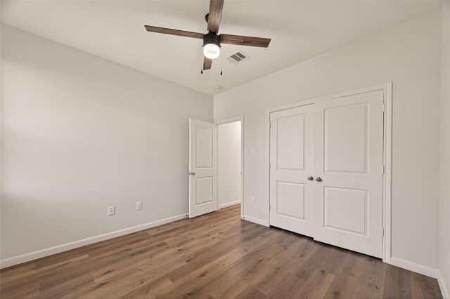 902 Norfolk Drive, Pearland, TX 77584