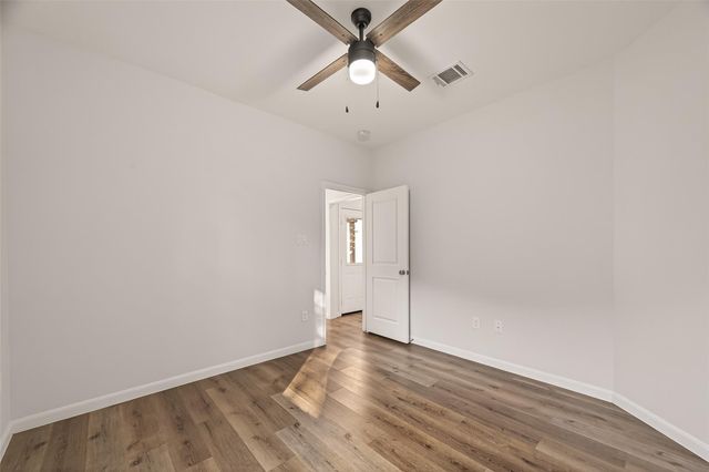 902 Norfolk Drive, Pearland, TX 77584