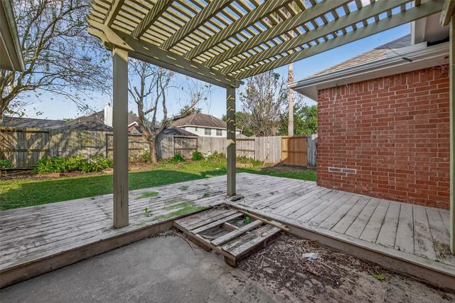 902 Norfolk Drive, Pearland, TX 77584