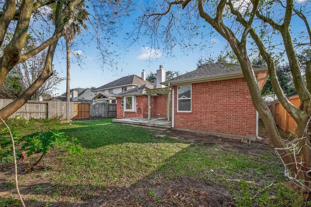 902 Norfolk Drive, Pearland, TX 77584