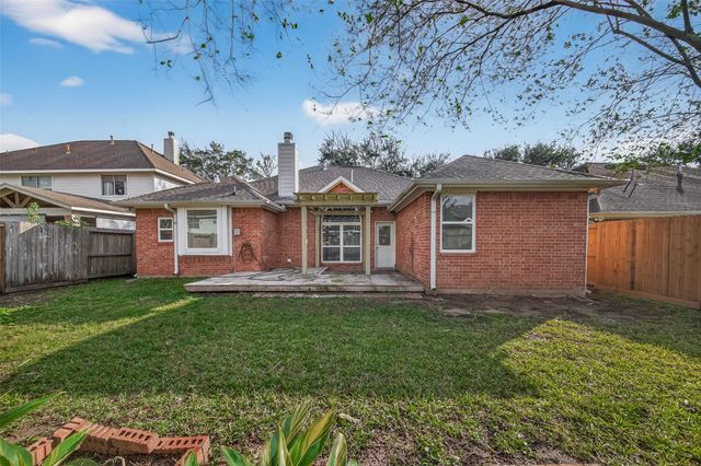 902 Norfolk Drive, Pearland, TX 77584