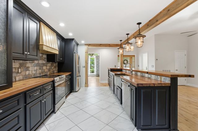 6933 Sawtooth Drive, Ooltewah, TN 37363