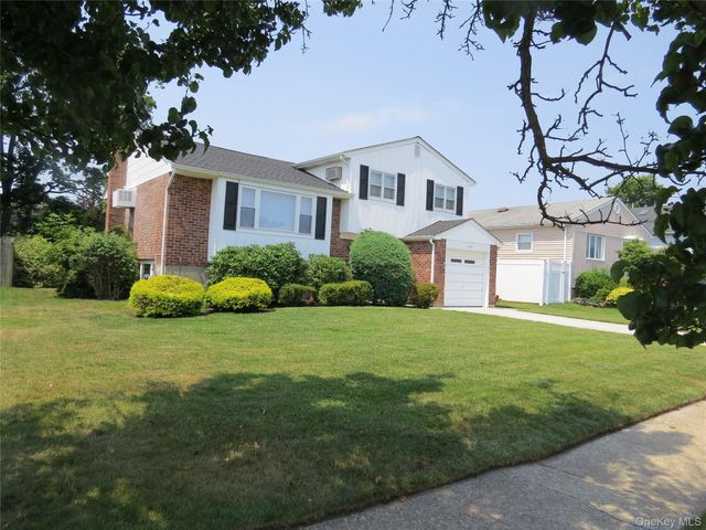 1358 Milanna Lane, Wantagh, NY 11793