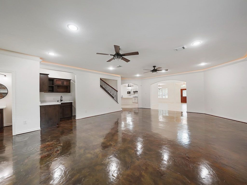 Image 11 of property listing at 1401 Heritage S, Richmond, TX 77406