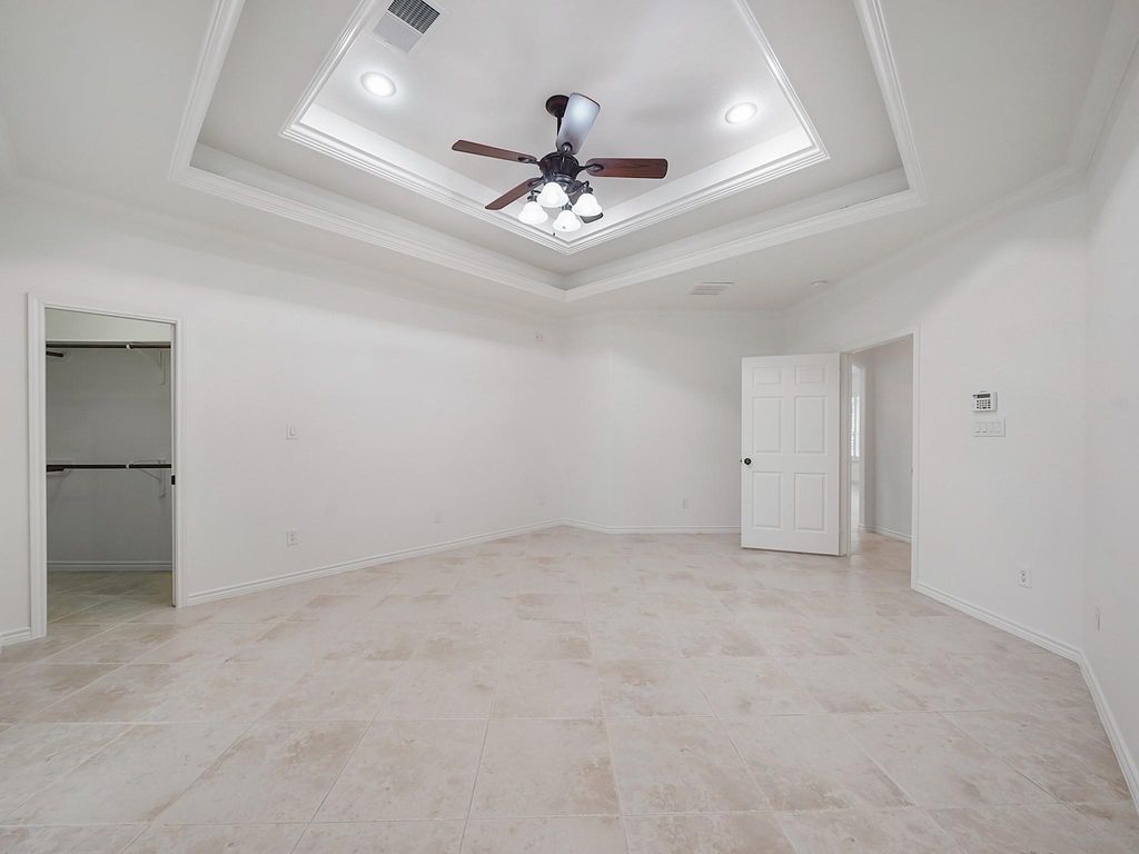 Image 19 of property listing at 1401 Heritage S, Richmond, TX 77406