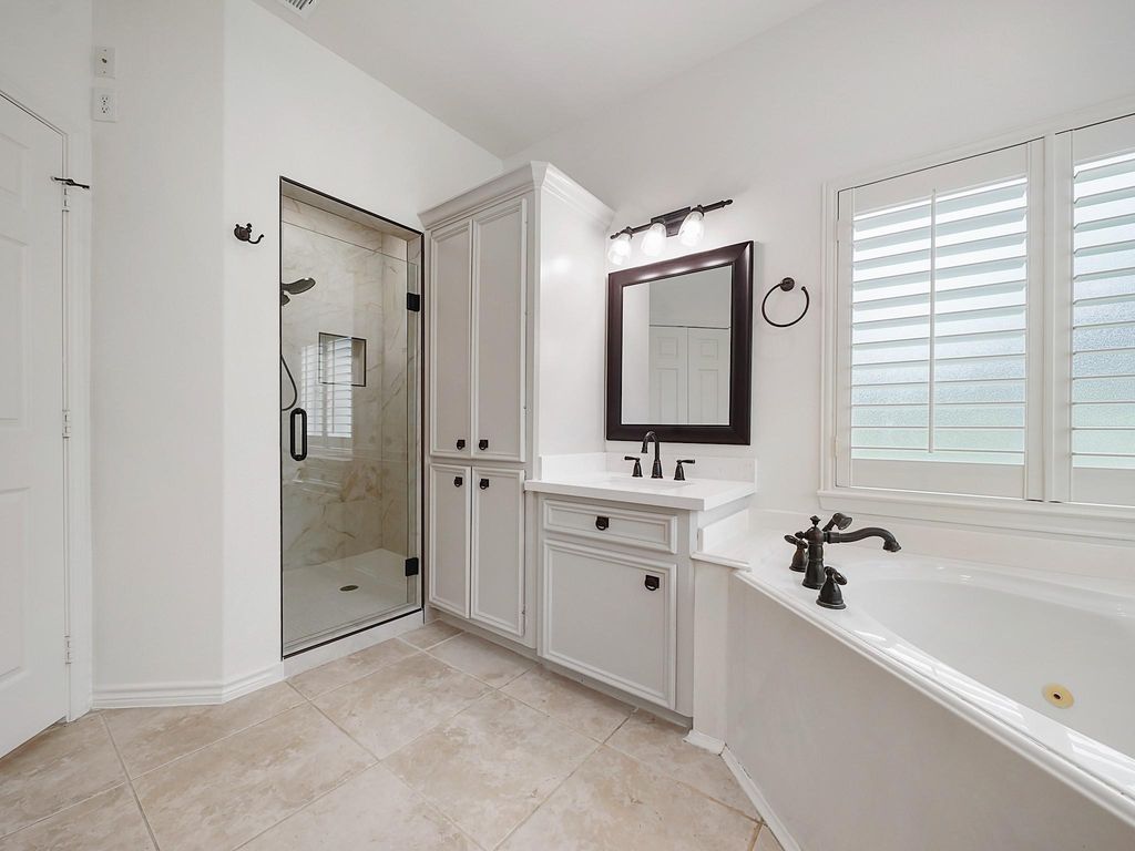 Image 21 of property listing at 1401 Heritage S, Richmond, TX 77406