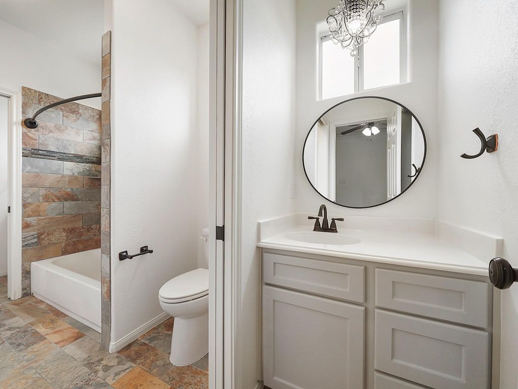 Image 33 of property listing at 1401 Heritage S, Richmond, TX 77406