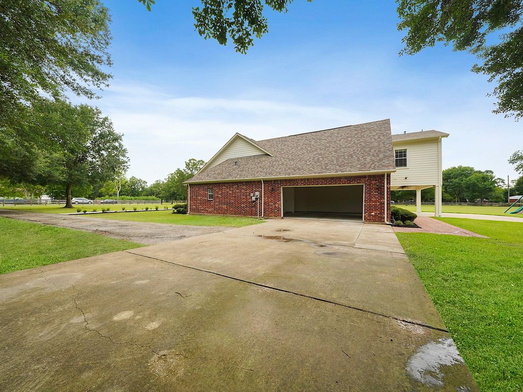 Image 38 of property listing at 1401 Heritage S, Richmond, TX 77406