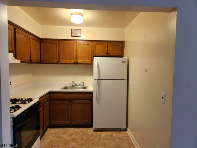 565 Grove St A-5 A-5, Clifton City, NJ 07013