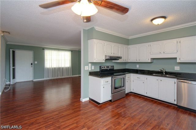 729 Palm View DR D4, Naples, FL 34110