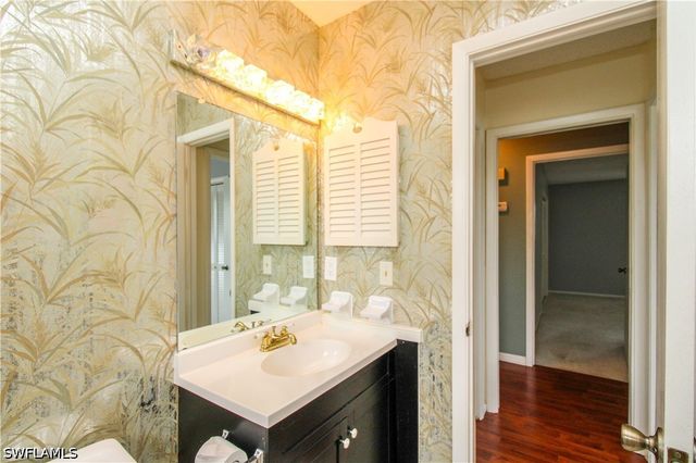 729 Palm View DR D4, Naples, FL 34110