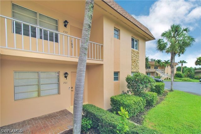 729 Palm View DR D4, Naples, FL 34110