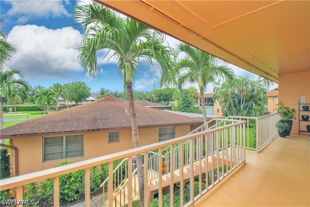 729 Palm View DR D4, Naples, FL 34110