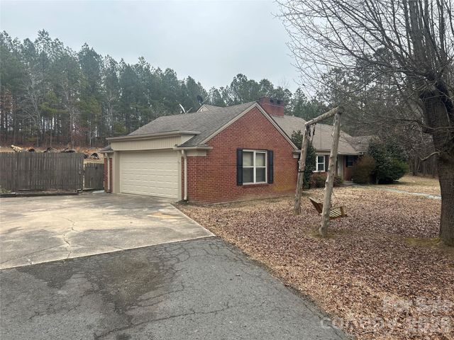 219 S Main Street, Mount Gilead, NC 27306