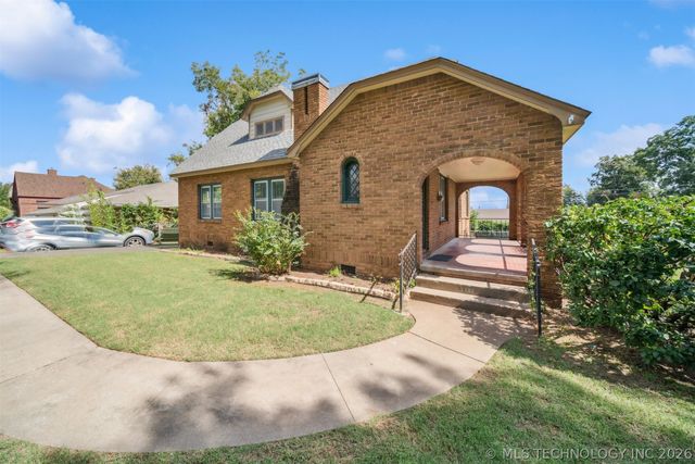 1139 S Canton Avenue, Tulsa, OK 74112