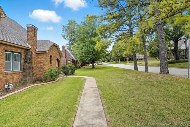 1139 S Canton Avenue, Tulsa, OK 74112