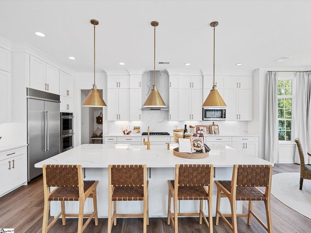 40 Nivie Lane, Simpsonville, SC 29681