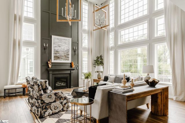 40 Nivie Lane, Simpsonville, SC 29681