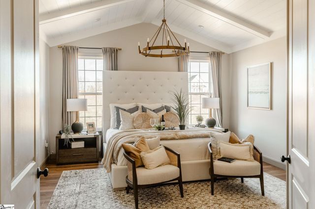 40 Nivie Lane, Simpsonville, SC 29681