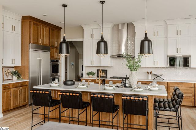 40 Nivie Lane, Simpsonville, SC 29681