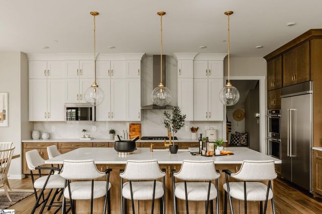 40 Nivie Lane, Simpsonville, SC 29681