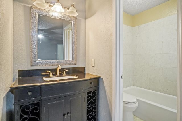 6116 Mackneal Trail, Watauga, TX 76148