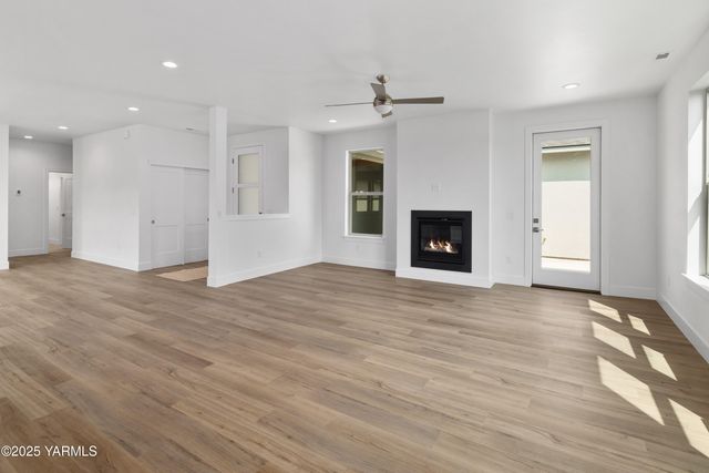 E 204 Ian Ave, Ellensburg, WA 98926