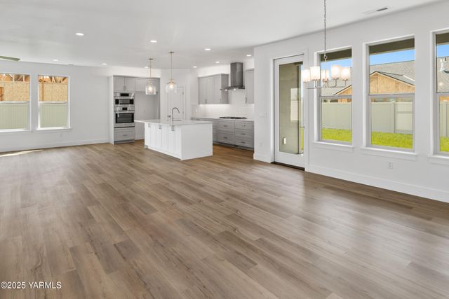 E 204 Ian Ave, Ellensburg, WA 98926