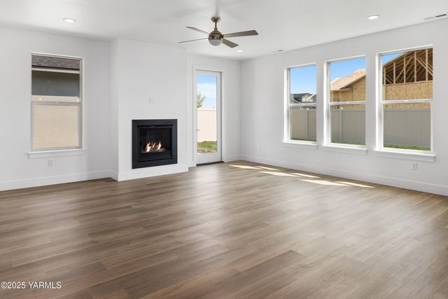 E 204 Ian Ave, Ellensburg, WA 98926