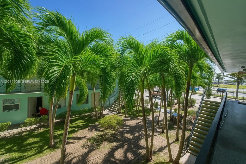 855 W 29th St 12, Hialeah, FL 33012