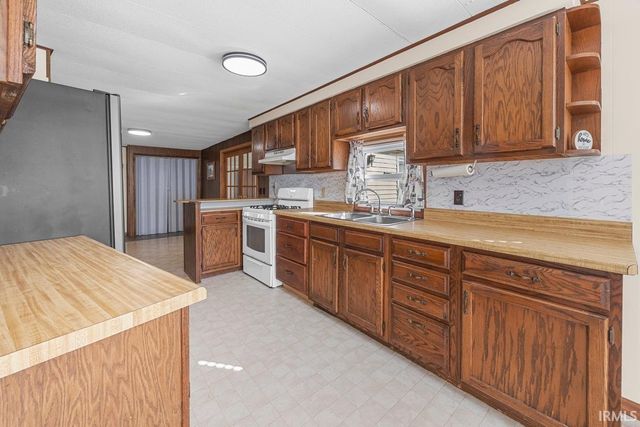 327 N Washington Street, Dale, IN 47523