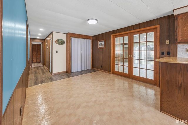 327 N Washington Street, Dale, IN 47523