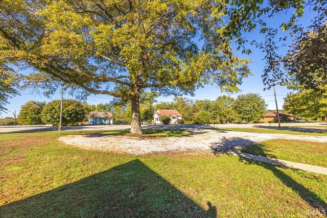 327 N Washington Street, Dale, IN 47523