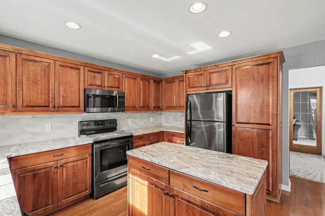 2780 Marissa Way, Shelby Twp, MI 48316