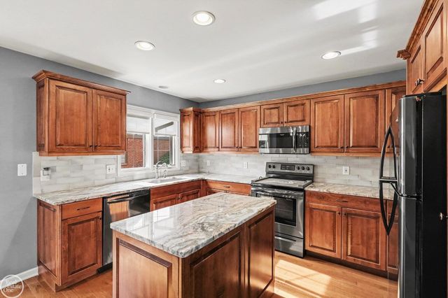 2780 Marissa Way, Shelby Twp, MI 48316