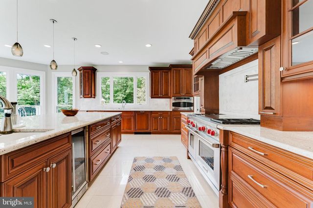 9772 THORN BUSH DR, Fairfax Station, VA 22039