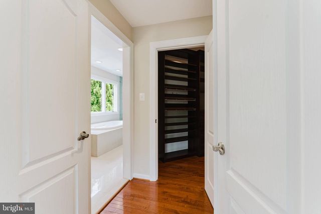 9772 THORN BUSH DR, Fairfax Station, VA 22039
