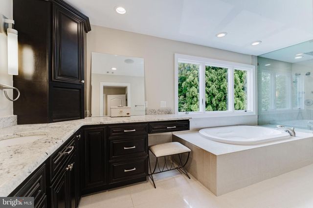 9772 THORN BUSH DR, Fairfax Station, VA 22039