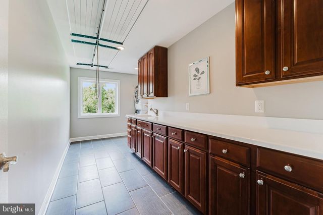 9772 THORN BUSH DR, Fairfax Station, VA 22039