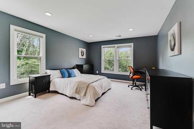 9772 THORN BUSH DR, Fairfax Station, VA 22039